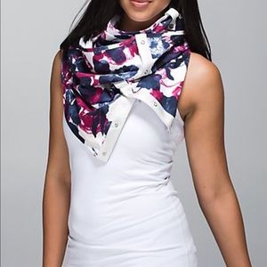 Lululemon Vinyasa Scarf French Terry.  Inky Floral Ghost Inkwell Bumble Berry